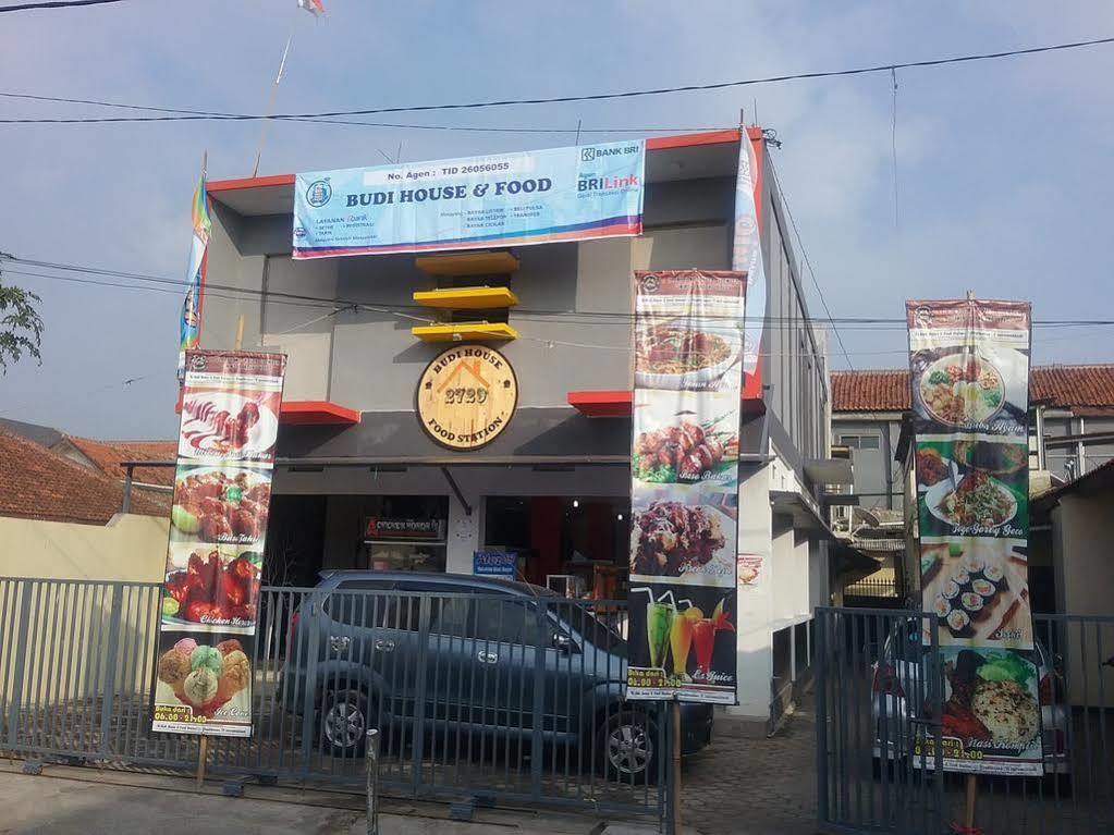 Budi House & Food Station Бандунг Экстерьер фото