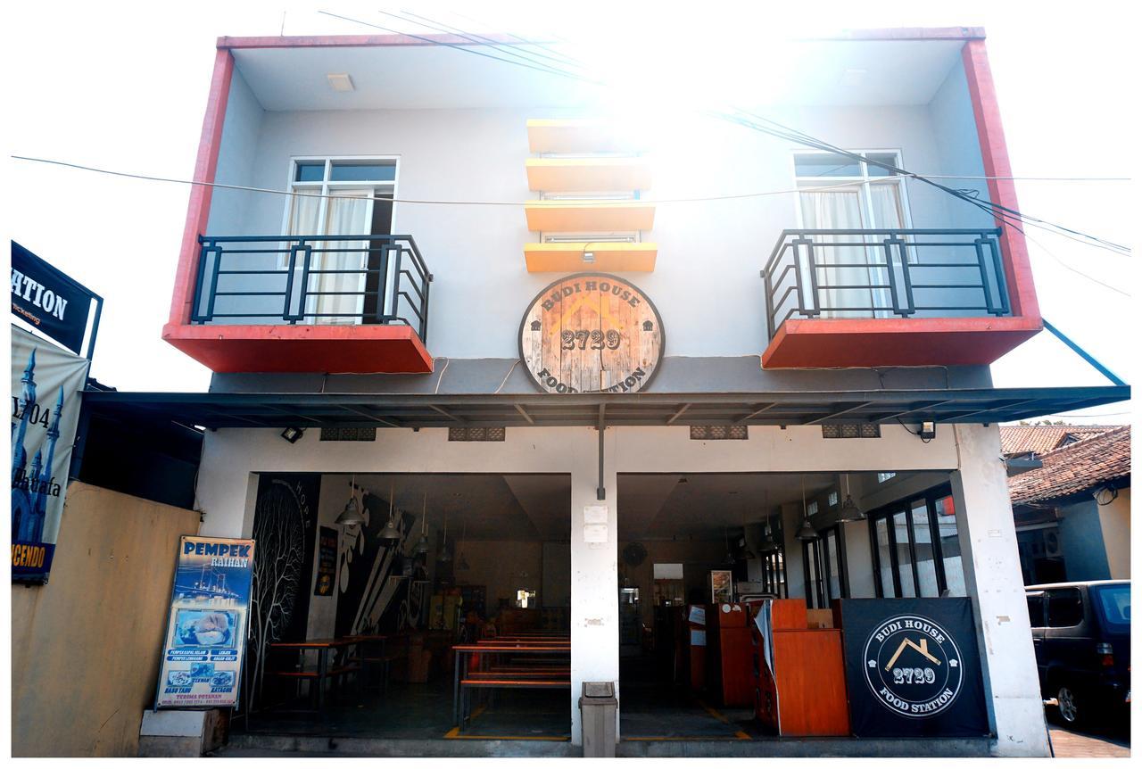 Budi House & Food Station Бандунг Экстерьер фото